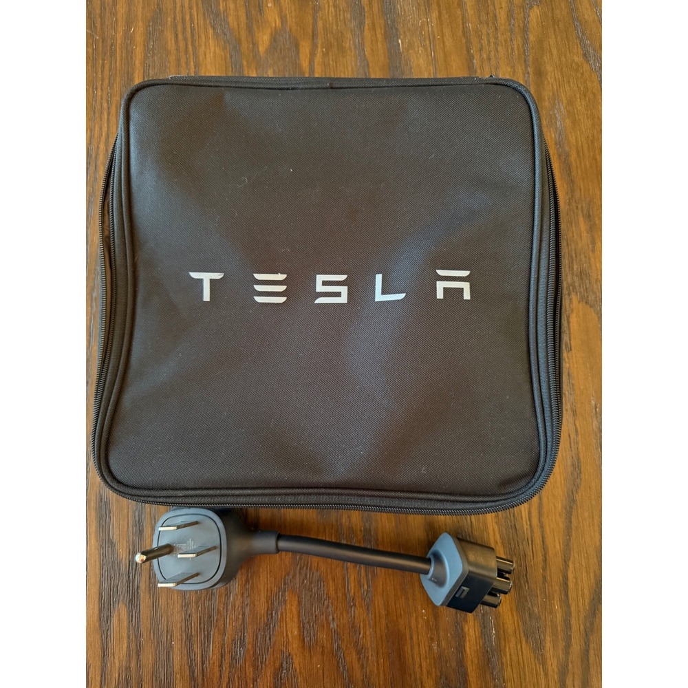 Tesla NEMA 14-50 Gen 2 Adapter with Storage Case Black Excellent 1099344-10-D
